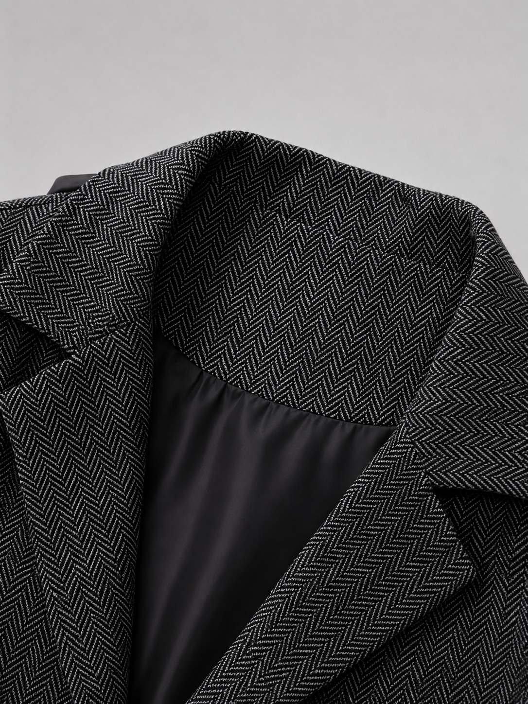 Men’s Tailored Herringbone Waistcoat – Vintage Smart Casual Style