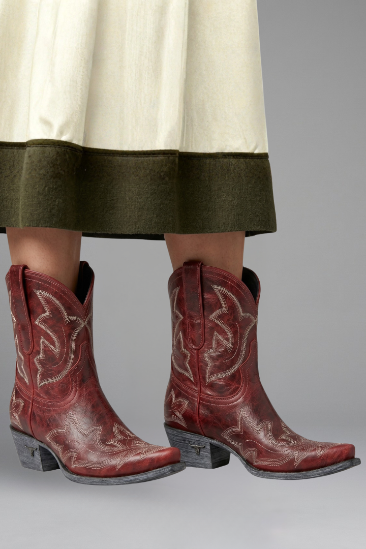 Women's Boots with Embroidered Detailing for All-Season Wear