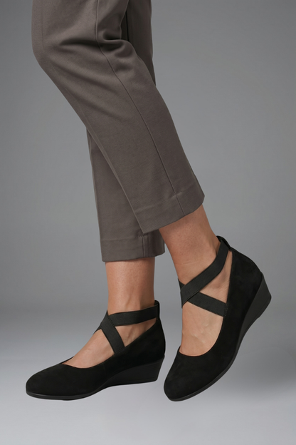 Women's Slip-On Flat Shoes – Elastic Strap Detail